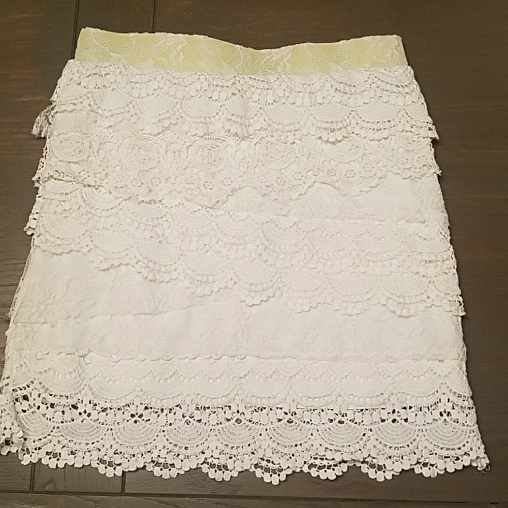 Mini skirt white lace